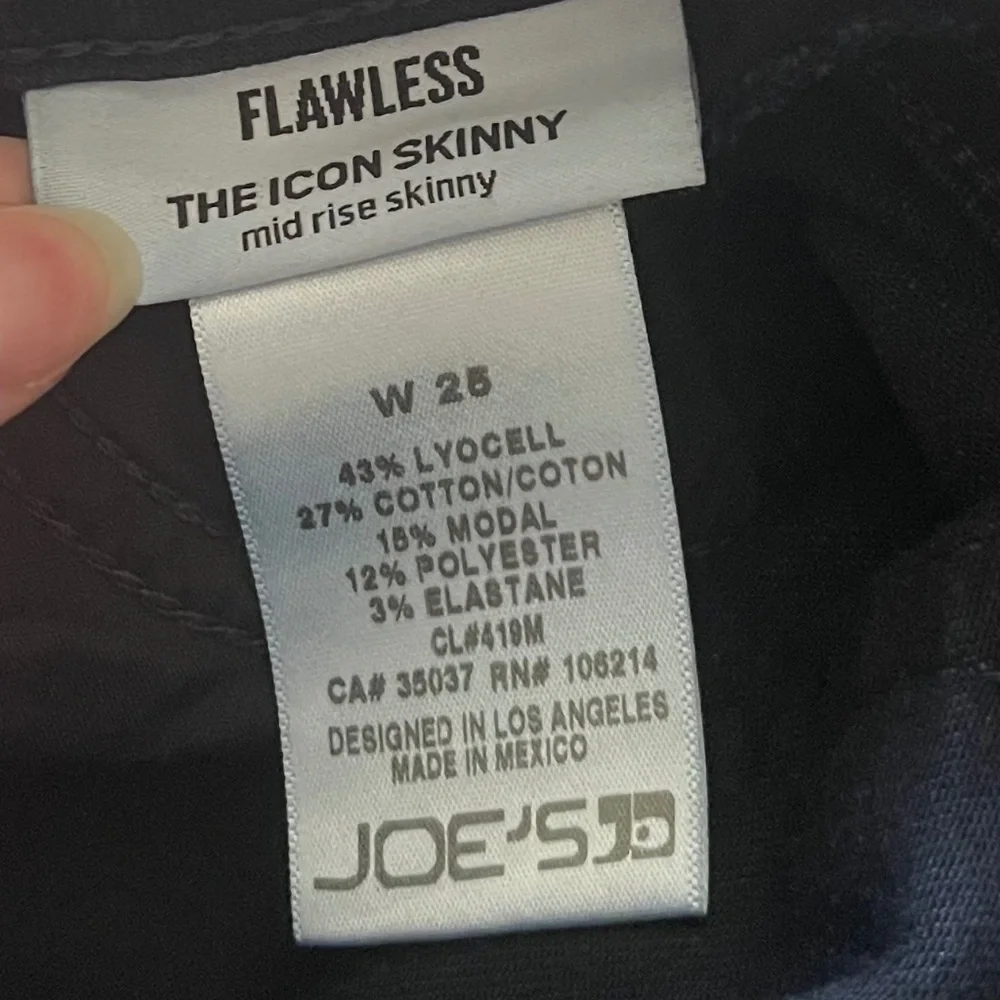 Joe’s Jeans Flawless “The Icon” Skinny – Size 25 – Dark Denim - Picture 3 of 5